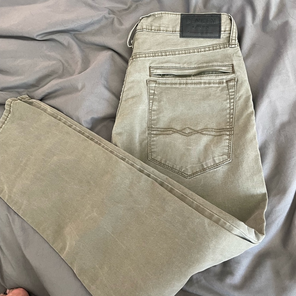 Levi’s Denizen green pants. 30x30 slim